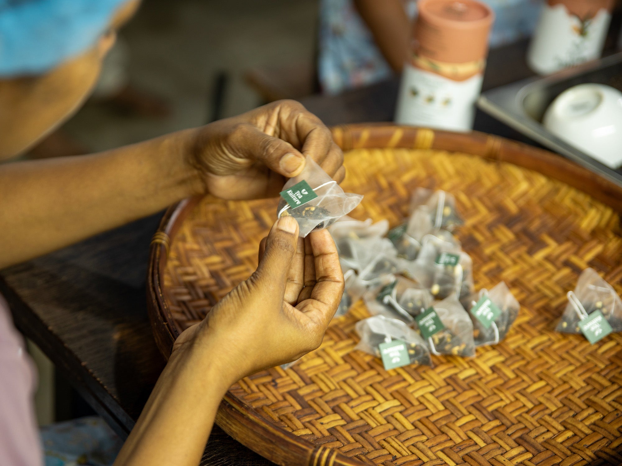 Theezakjes zonder microplastics: de keuze voor mais PLA